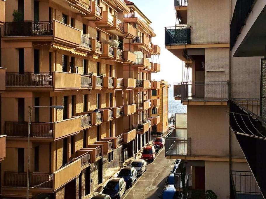 Liguria- Chiavari: A Trenta Passi Dal Mare Esterno foto